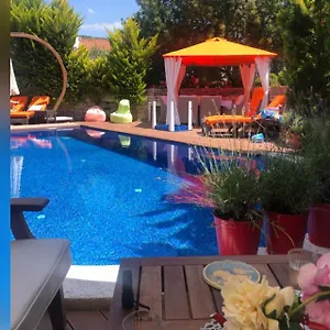 Oda ve Kahvaltı Viaperla Butik